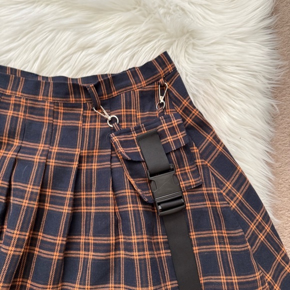 SHEIN Moosta Plaid Pleated Flap Pocket Mini Skirt Medium - Picture 3 of 7